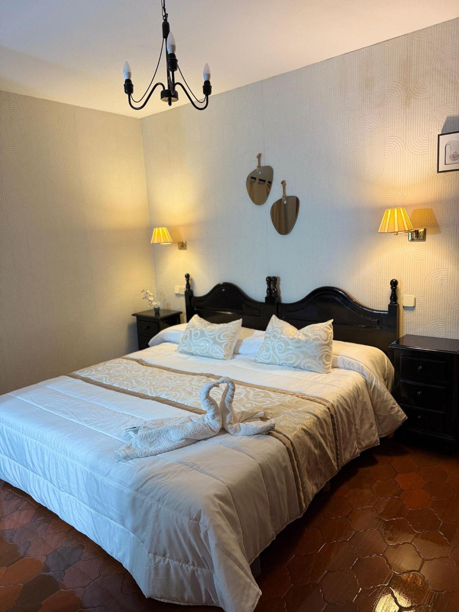 El Valle Hostal Restaurante La Pradera de Navalhorno Ngoại thất bức ảnh