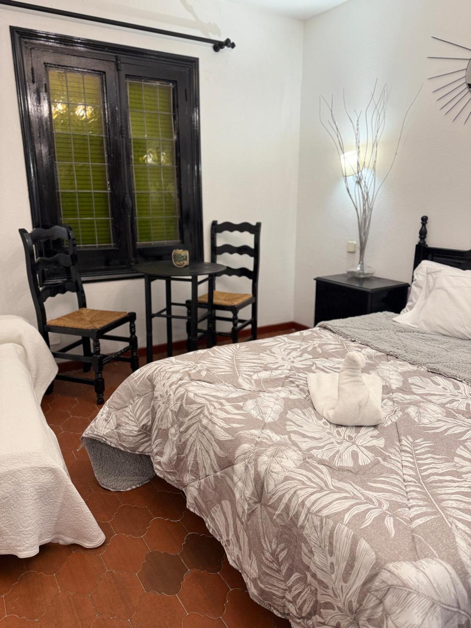 El Valle Hostal Restaurante La Pradera de Navalhorno Ngoại thất bức ảnh