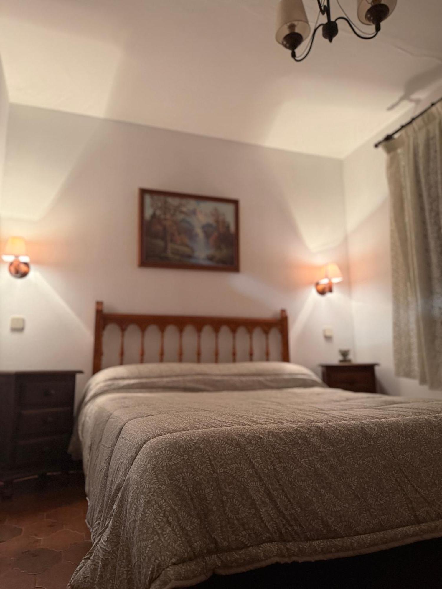 El Valle Hostal Restaurante La Pradera de Navalhorno Ngoại thất bức ảnh